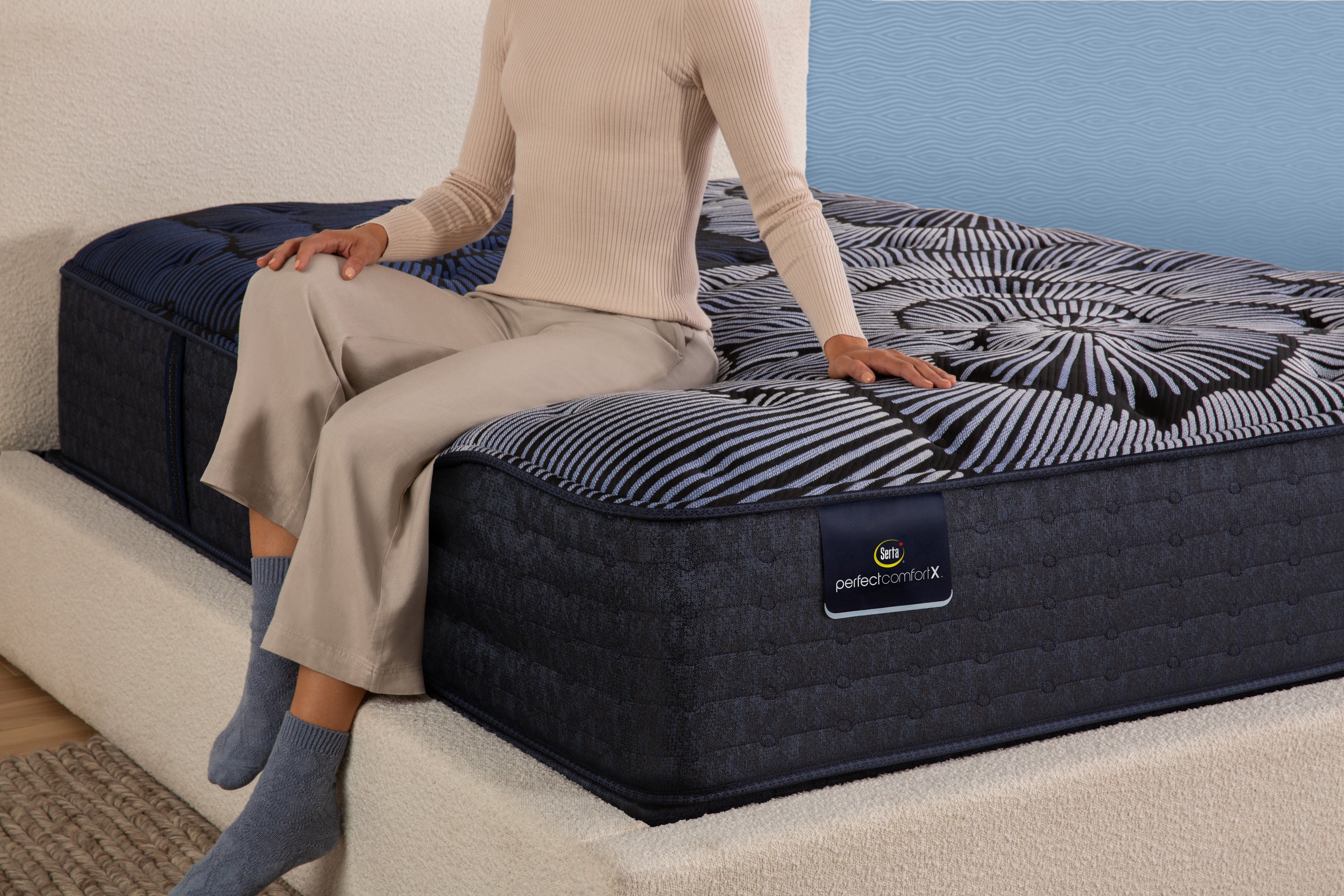 Matelas Serta Hybride mousse mémoire graphite de 15 po - Moelleux